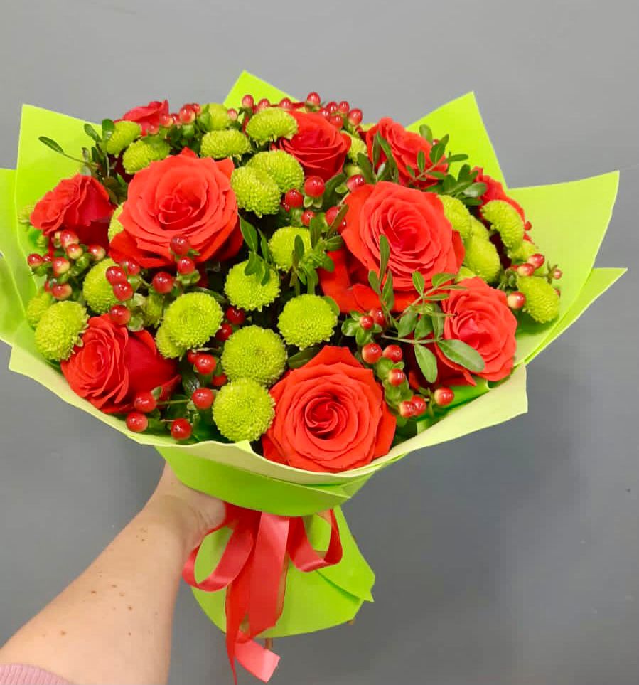 Букет цветов из: Хризантемы и Розы в Войновой-Горе