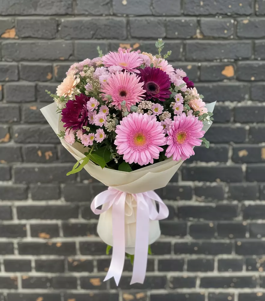 Букет цветов из: Герберы и Хризантемы в Войновой-Горе