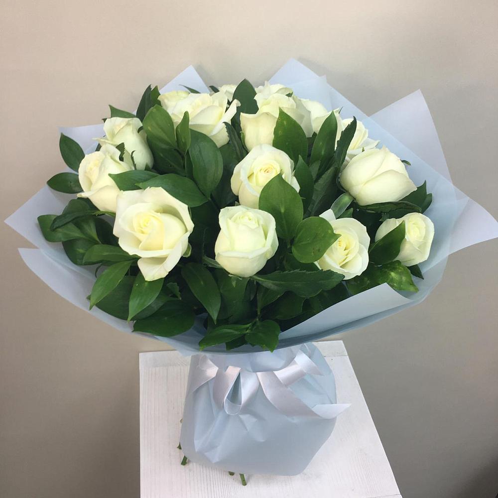 Букет 15 Белых роз Проуд в Войновой-Горе