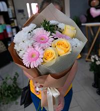 Букет цветов из:  Герберы, Розы и Хризантемы в Войновой-Горе
