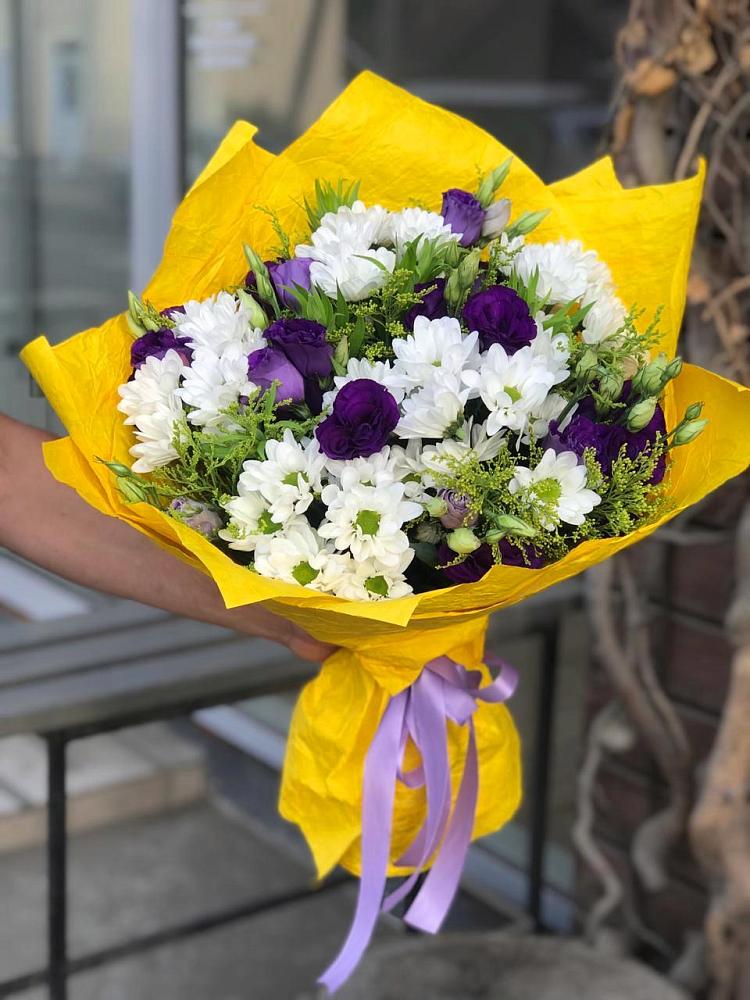 Букет цветов из: Ирисы, Хризантемы и Ромашки в Войновой-Горе