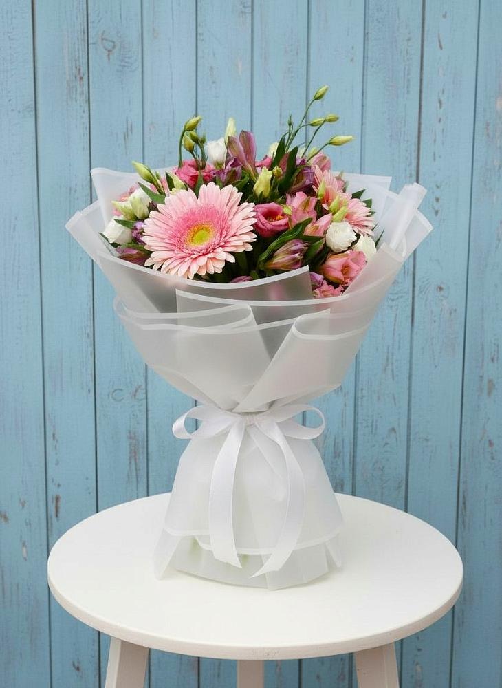 Букет цветов из: Герберы, Альстромерии и Лизиантусы в Войновой-Горе