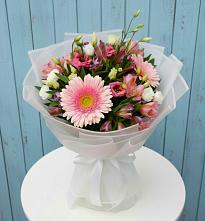 Букет цветов из:  Герберы, Альстромерии и Лизиантусы в Войновой-Горе