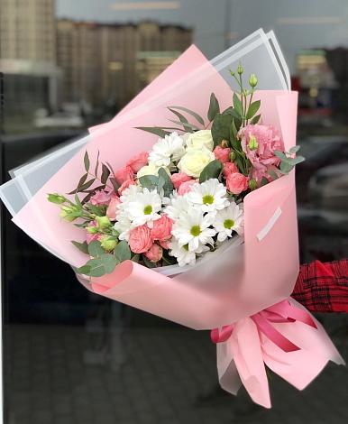 Букет цветов из: Розы, Лизиантусы и Хризантемы в Войновой-Горе