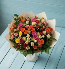 Букет Микс из разноцветных кустовых роз в Войновой-Горе